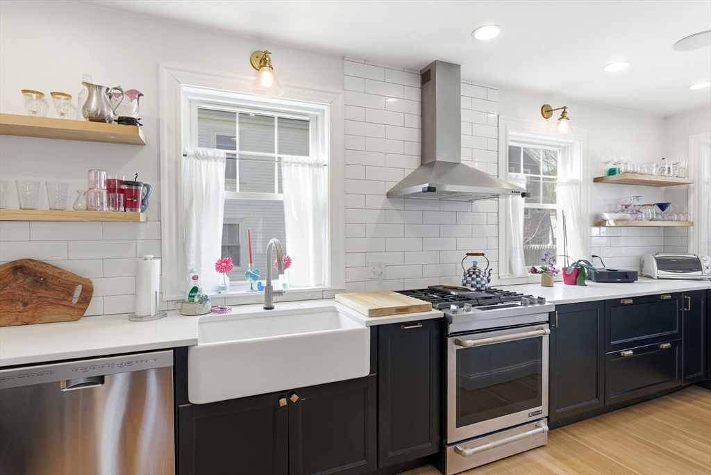 31 High Street, Unit 1 Beverly, MA 01915 - Photo 3 of 22