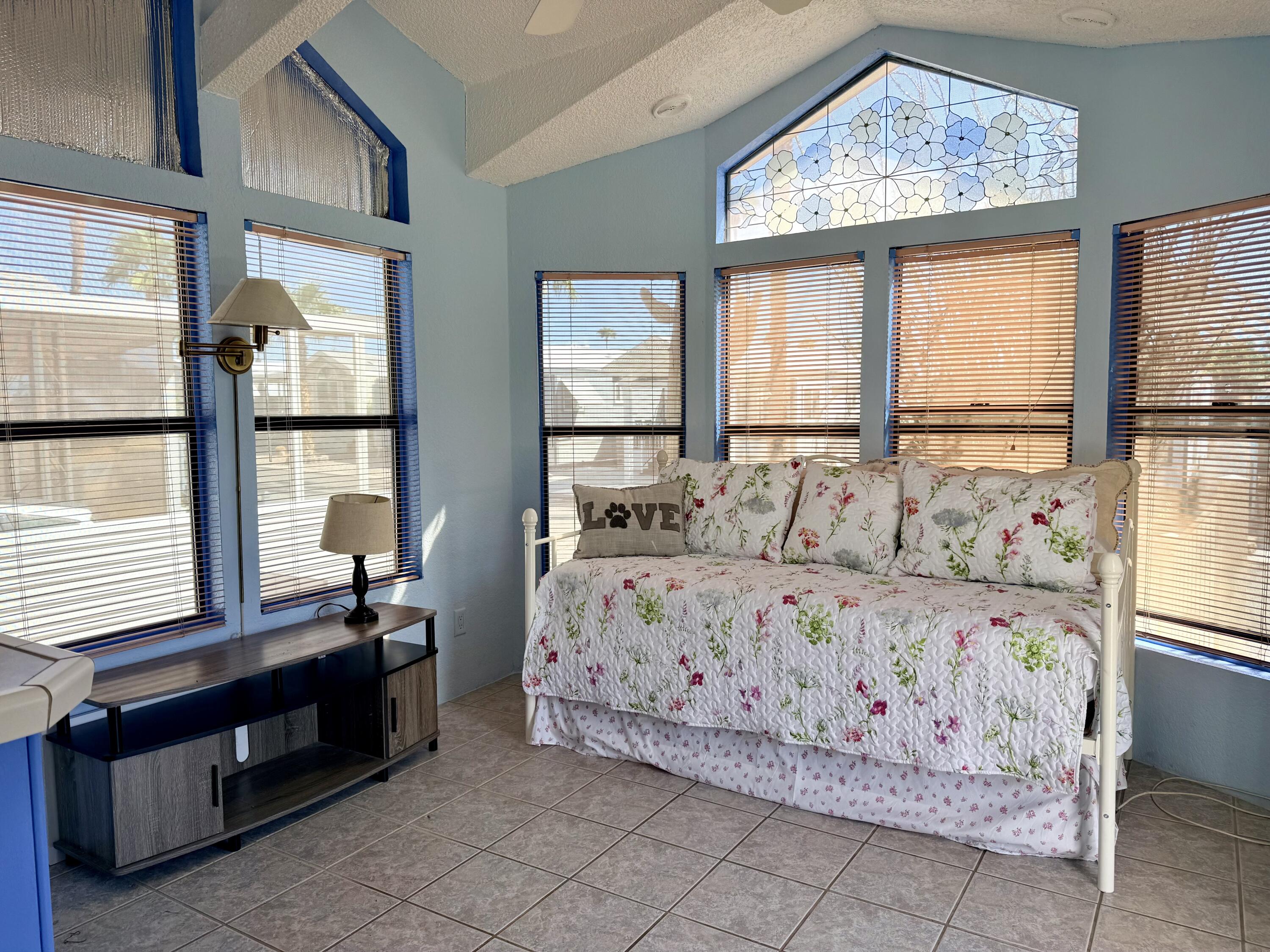 70200 Dillon Road, Unit 132 Desert Hot Springs, CA 92241 - Photo 9 of 26 Living Room