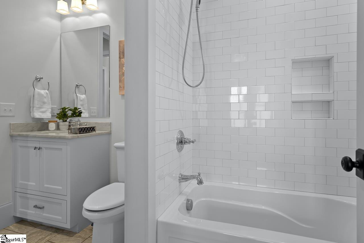 116 Verdae Crest Drive Greenville, SC 29607 - Photo 8 of 35