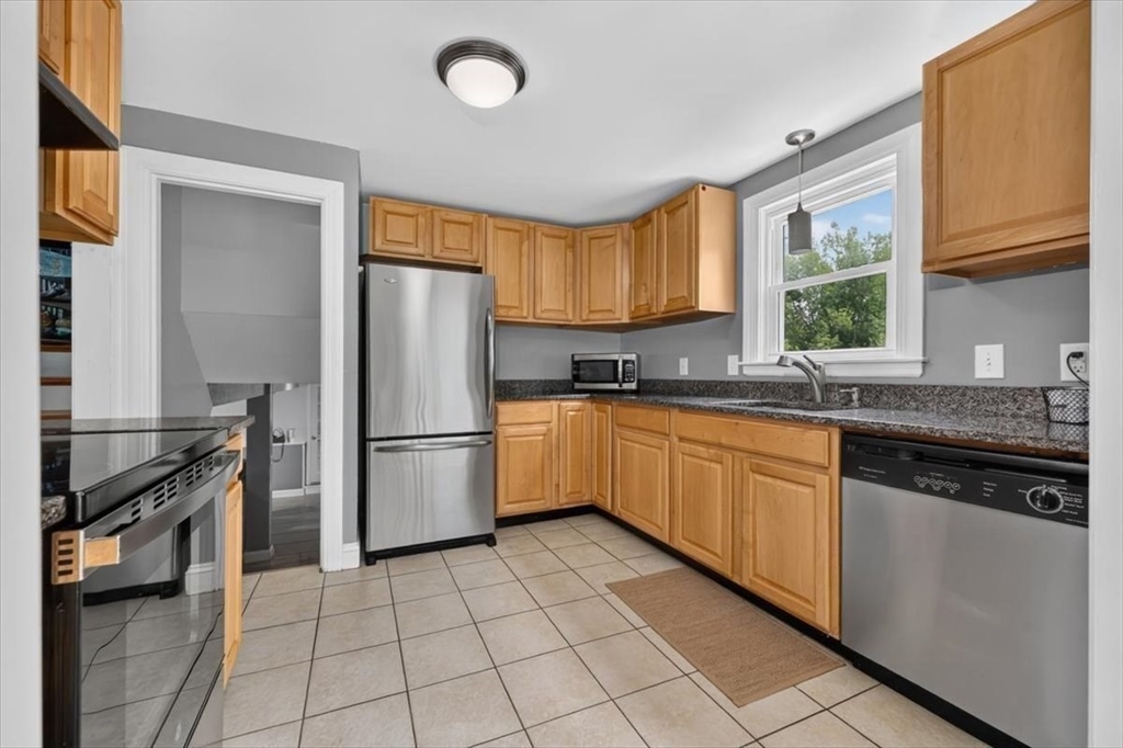 15 Russell Road Whitman, MA 02382 - Photo 13 of 36