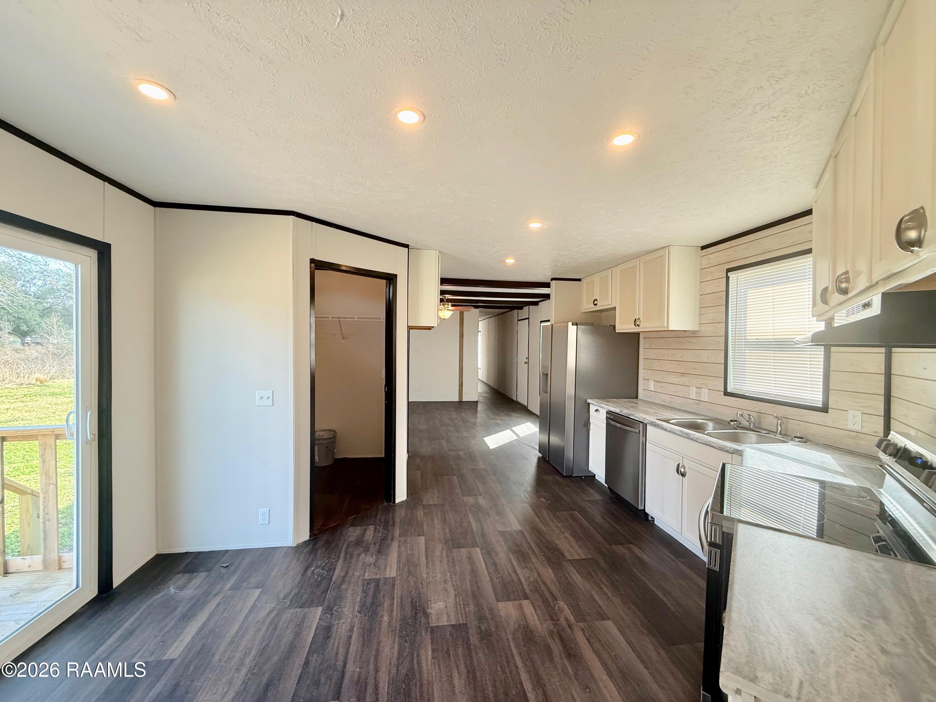 415 Dorsey Road New Iberia, LA 70563 - Photo 11 of 27 kitchen