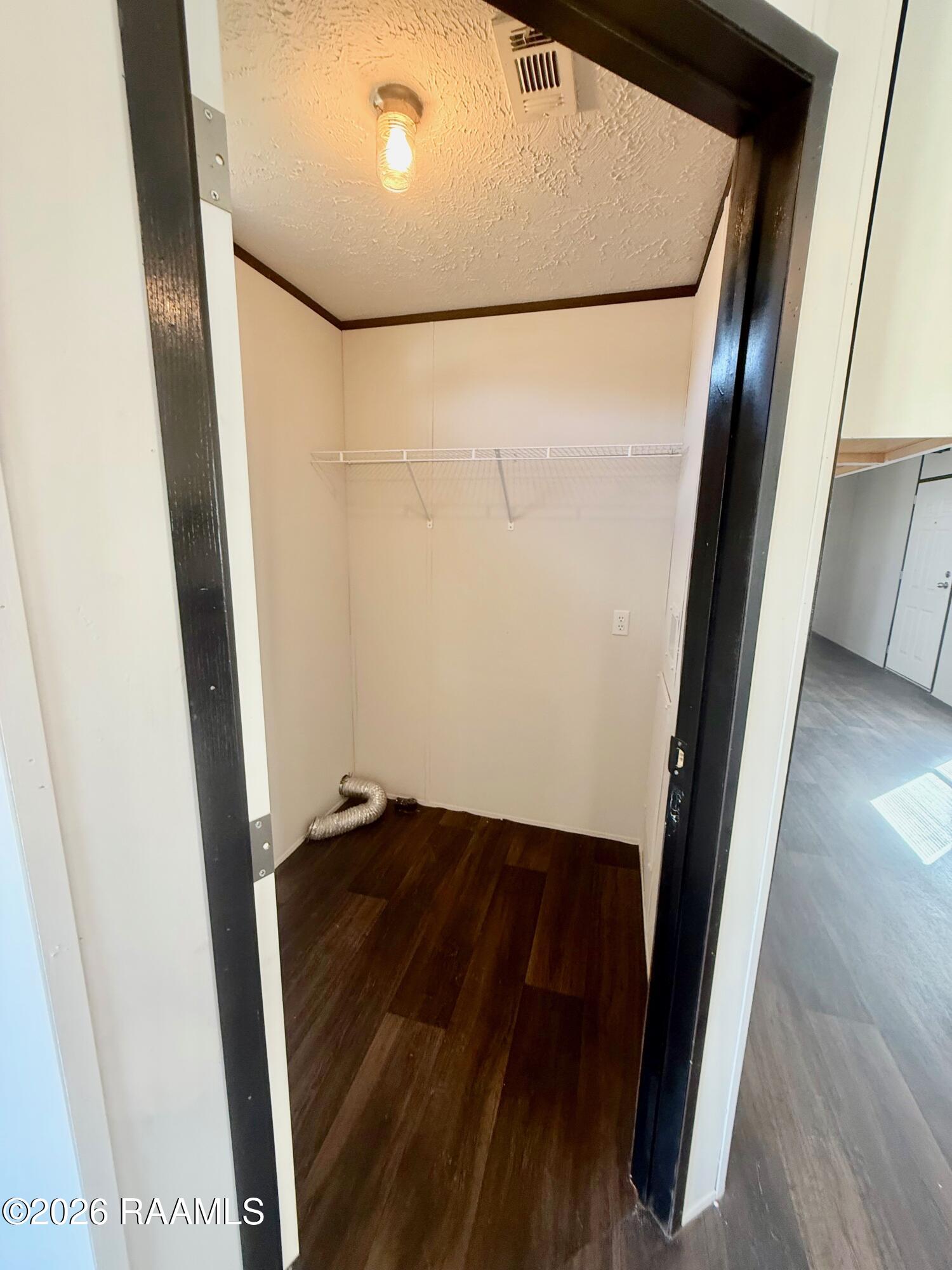 415 Dorsey Road New Iberia, LA 70563 - Photo 12 of 27 laundry