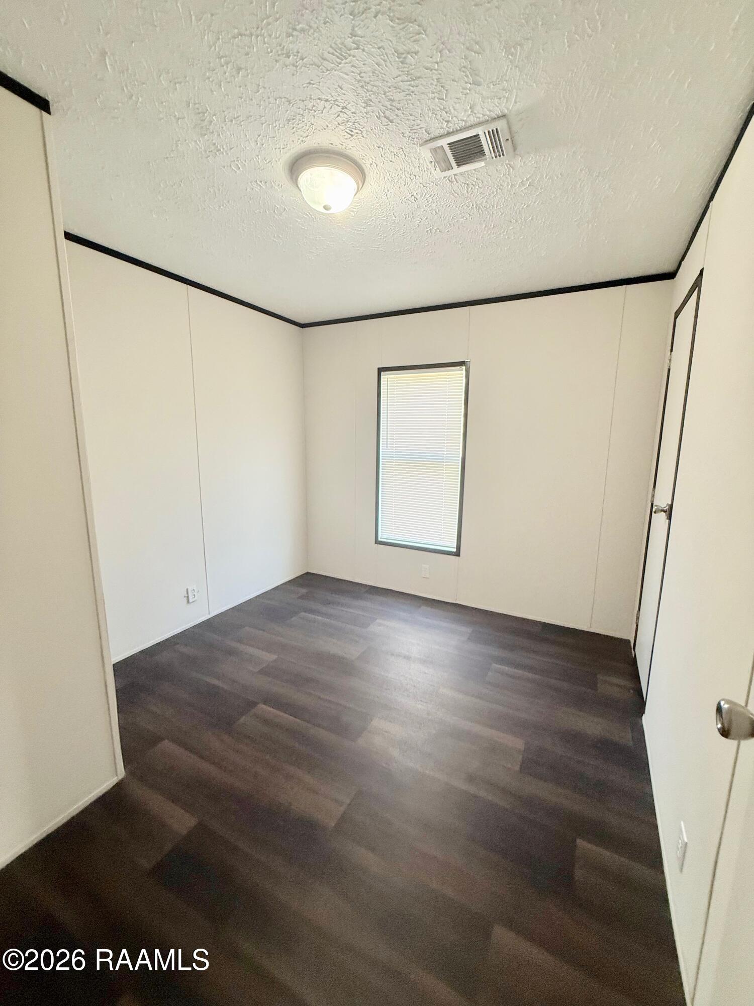 415 Dorsey Road New Iberia, LA 70563 - Photo 22 of 27 3rd bedroom