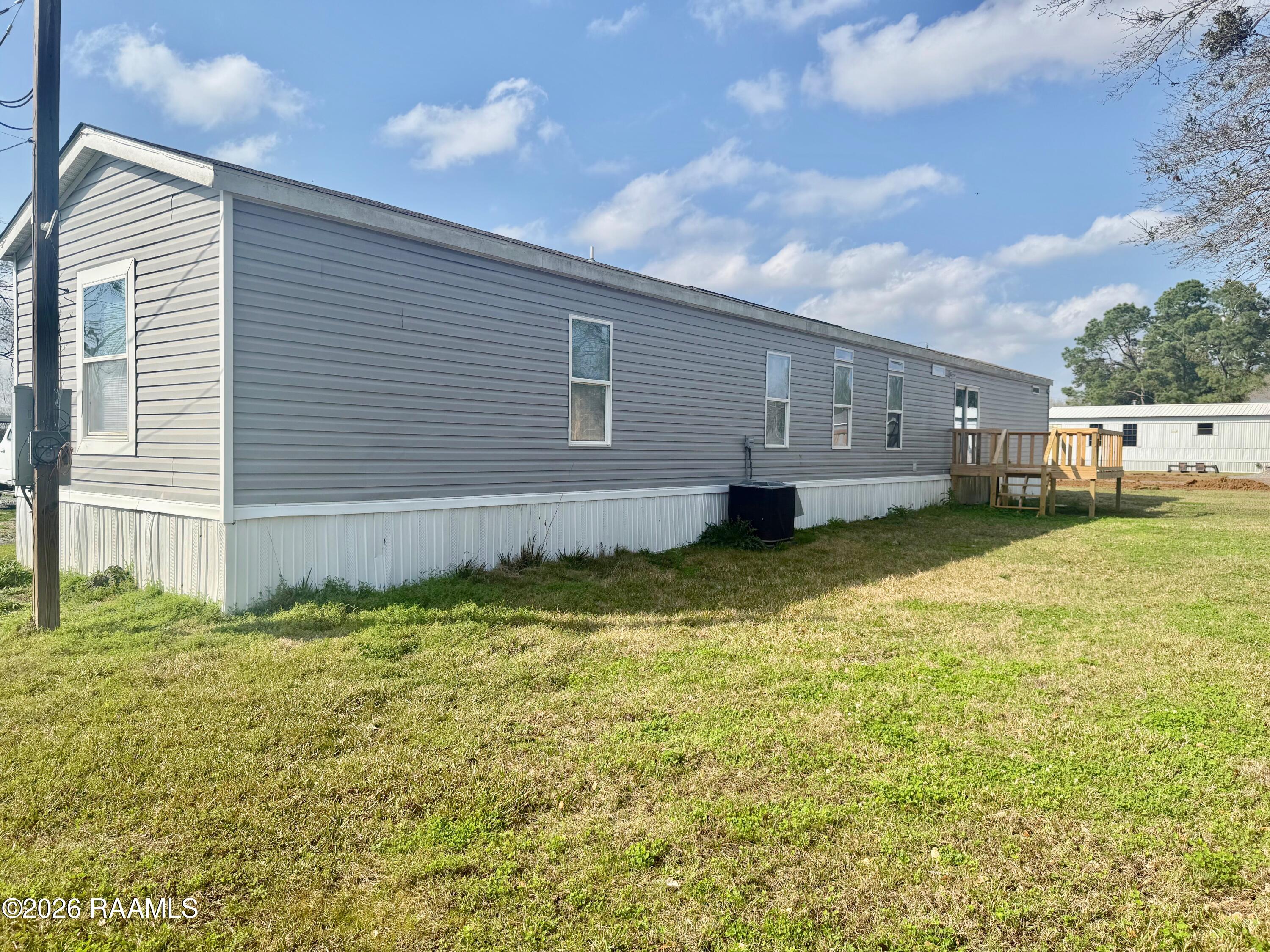 415 Dorsey Road New Iberia, LA 70563 - Photo 4 of 27 back