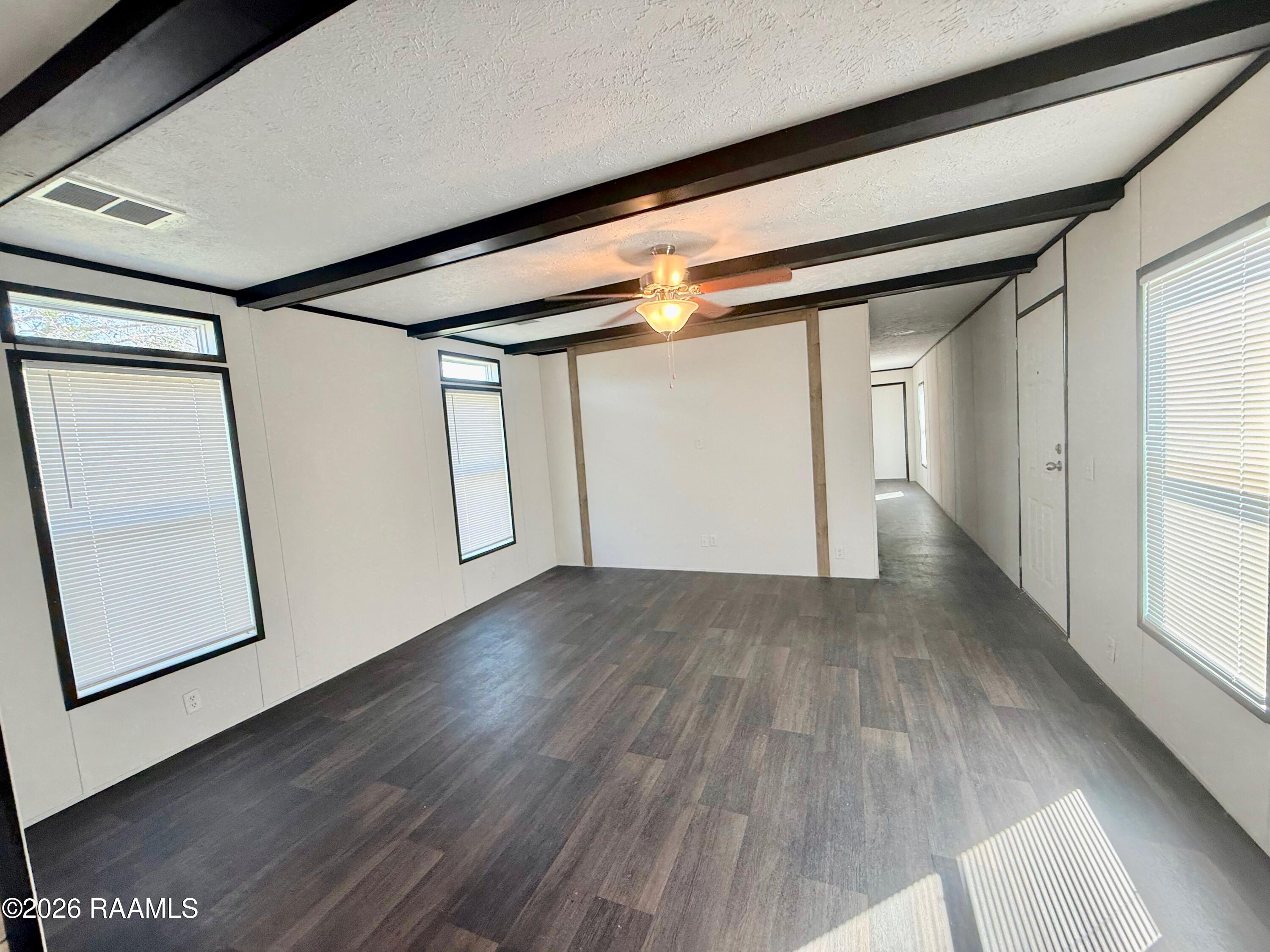 415 Dorsey Road New Iberia, LA 70563 - Photo 5 of 27 living room