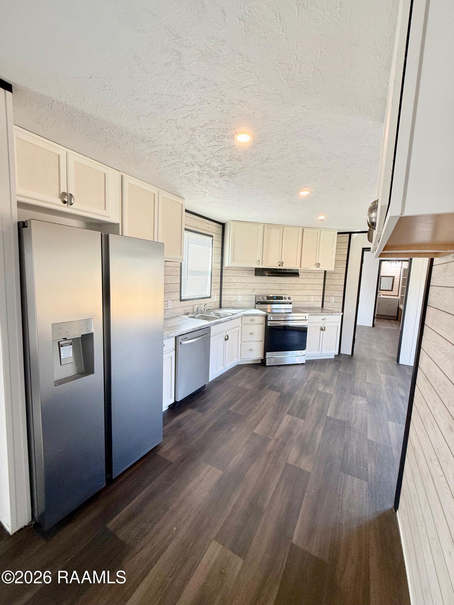 415 Dorsey Road New Iberia, LA 70563 - Photo 10 of 27 kitchen