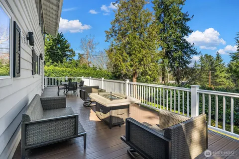 $4,150,000 | 2650 79th Avenue Northeast, Medina, WA 98039