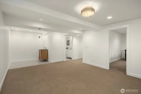 $4,150,000 | 2650 79th Avenue Northeast, Medina, WA 98039