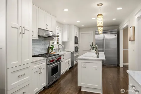 $4,150,000 | 2650 79th Avenue Northeast, Medina, WA 98039