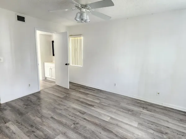$1,900 | 7149 Golf Colony Court, Unit 201, Lake Worth, FL 33467