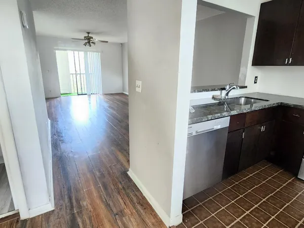 $1,900 | 7149 Golf Colony Court, Unit 201, Lake Worth, FL 33467