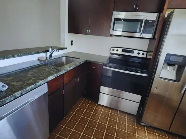 $1,900 | 7149 Golf Colony Court, Unit 201, Lake Worth, FL 33467