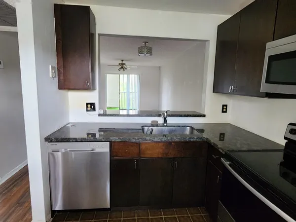 $1,900 | 7149 Golf Colony Court, Unit 201, Lake Worth, FL 33467