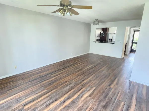 $1,900 | 7149 Golf Colony Court, Unit 201, Lake Worth, FL 33467