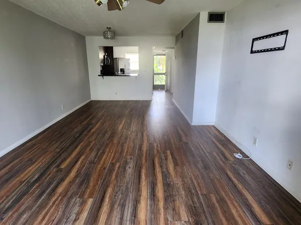 $1,900 | 7149 Golf Colony Court, Unit 201, Lake Worth, FL 33467