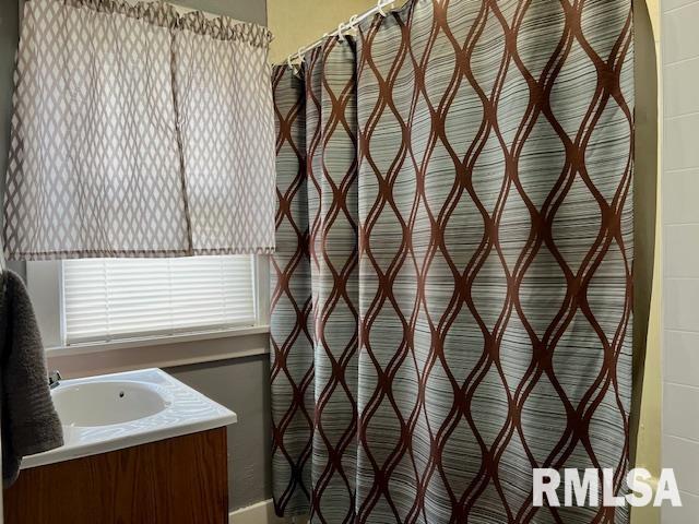 2460 Barker Street Clinton, IA 52732 - Photo 14 of 19 Gallery Image 14