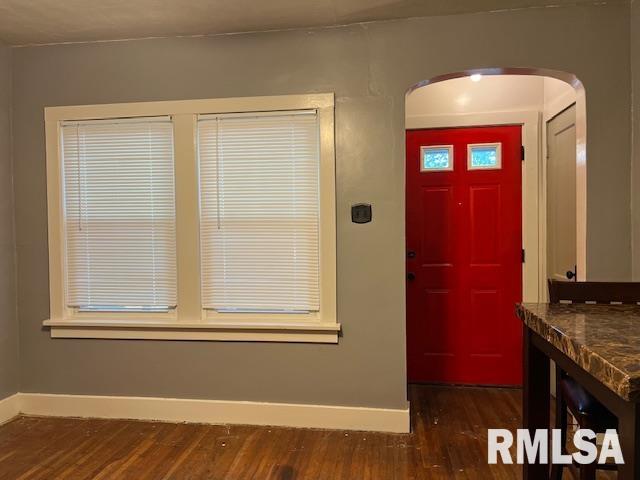 2460 Barker Street Clinton, IA 52732 - Photo 3 of 19 Gallery Image 3