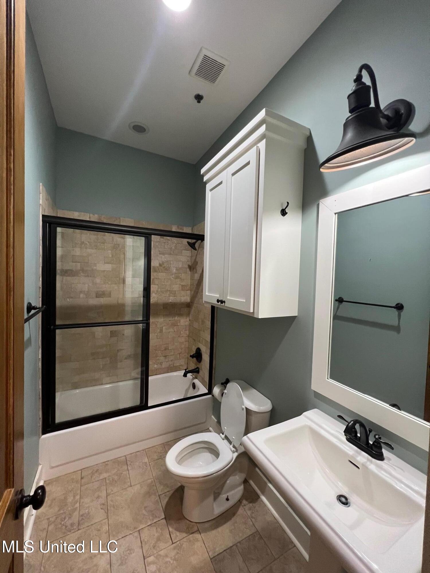 300 Monroe Street, Unit 304 Clinton, MS 39056 - Photo 5 of 6 IMG_3107