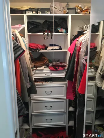 a view of backyard with garden