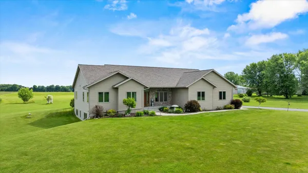 $659,900 | 8072 Mill Creek Drive, Marshfield, WI 54449