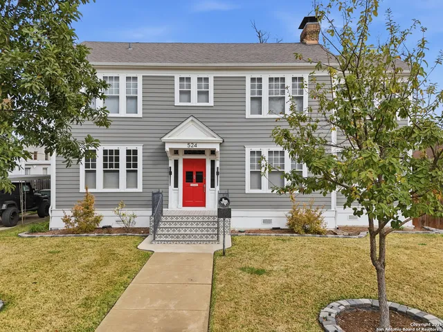 $699,000 | 524 North Getty Street, Uvalde, TX 78801