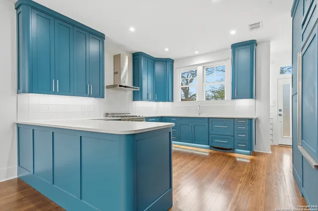 $699,000 | 524 North Getty Street, Uvalde, TX 78801