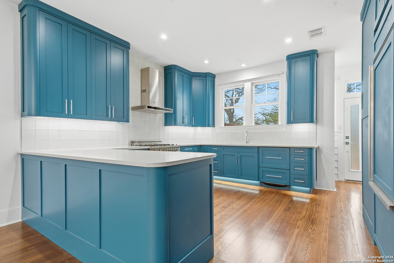 524 North Getty Street Uvalde, TX 78801 - Photo 12 of 63