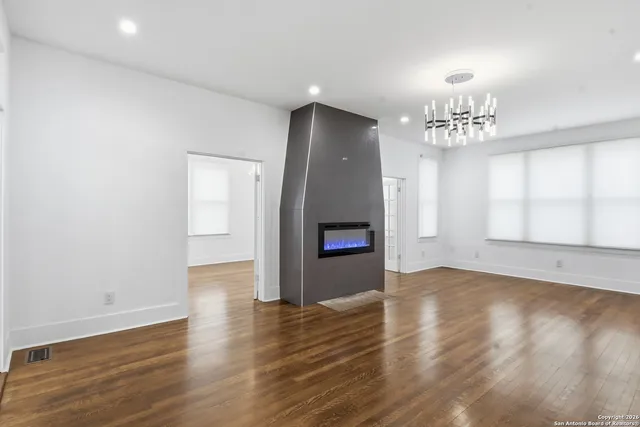 $699,000 | 524 North Getty Street, Uvalde, TX 78801