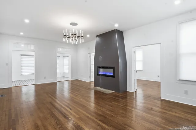 $699,000 | 524 North Getty Street, Uvalde, TX 78801