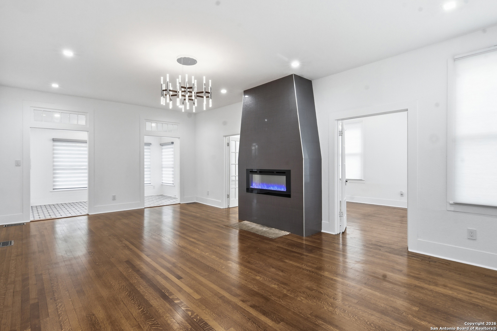 524 North Getty Street Uvalde, TX 78801 - Photo 18 of 63