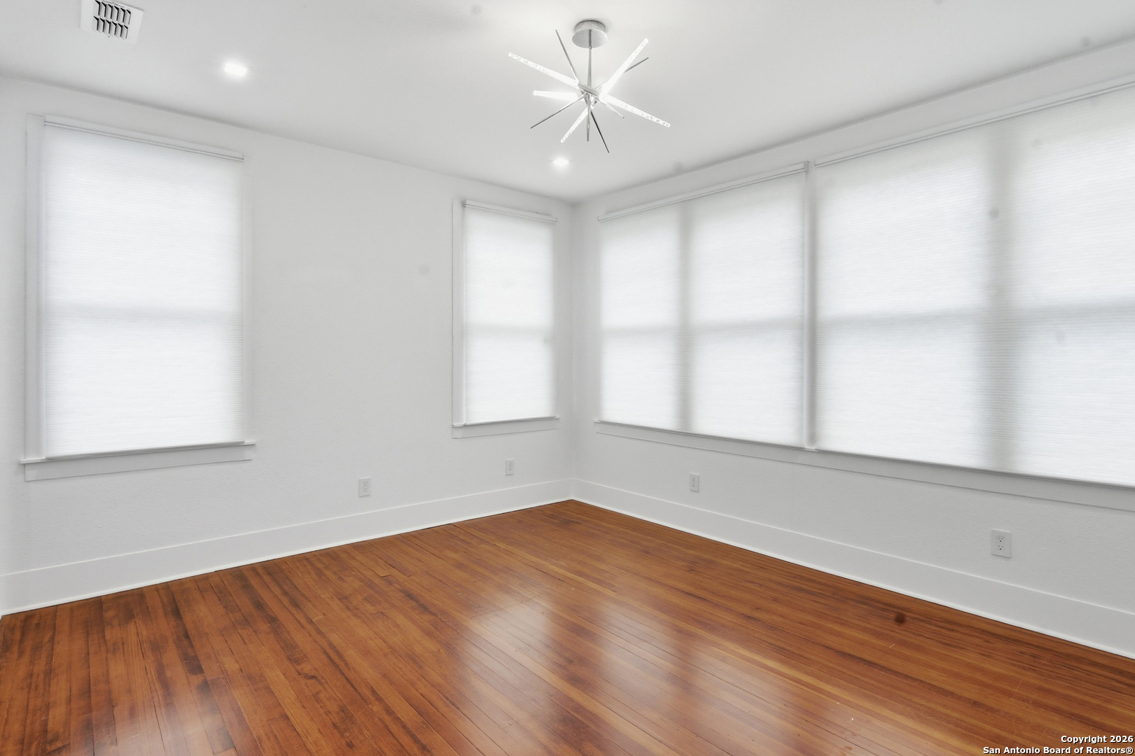 524 North Getty Street Uvalde, TX 78801 - Photo 25 of 63