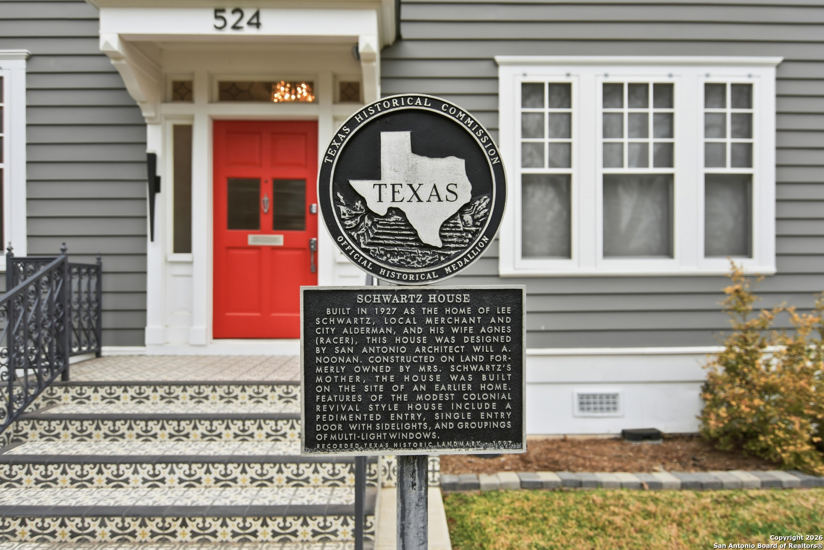 524 North Getty Street Uvalde, TX 78801 - Photo 3 of 63