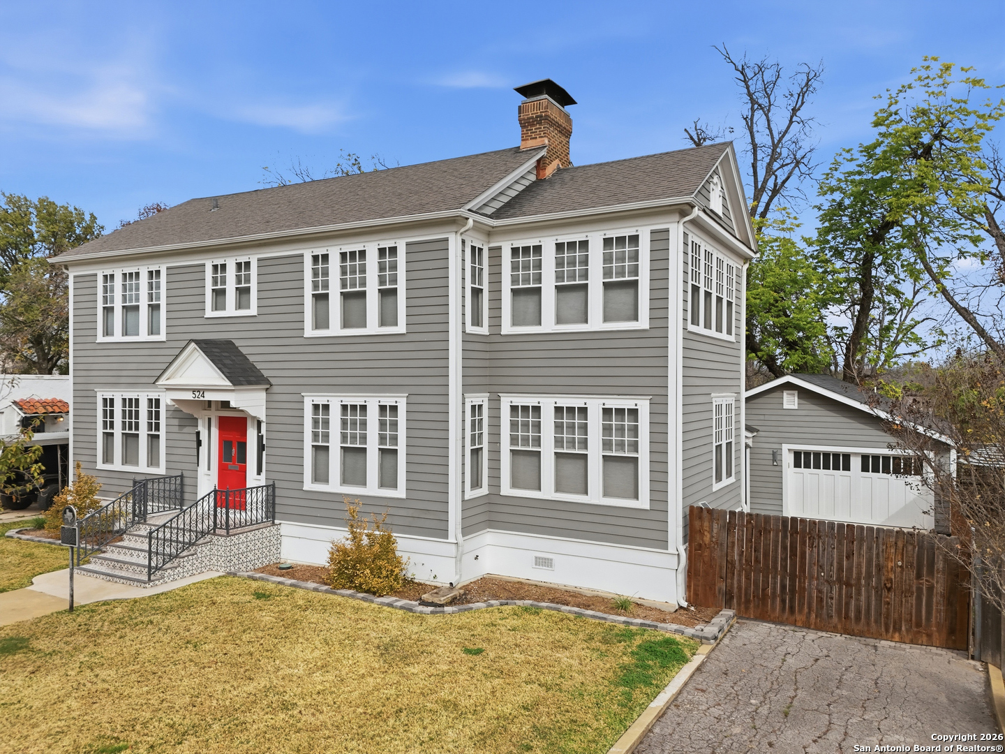 524 North Getty Street Uvalde, TX 78801 - Photo 4 of 63