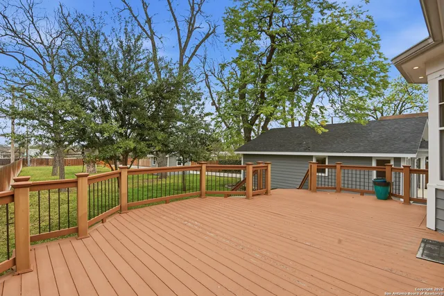 $699,000 | 524 North Getty Street, Uvalde, TX 78801