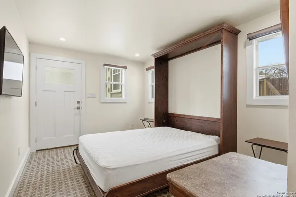 $699,000 | 524 North Getty Street, Uvalde, TX 78801