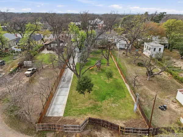 $699,000 | 524 North Getty Street, Uvalde, TX 78801