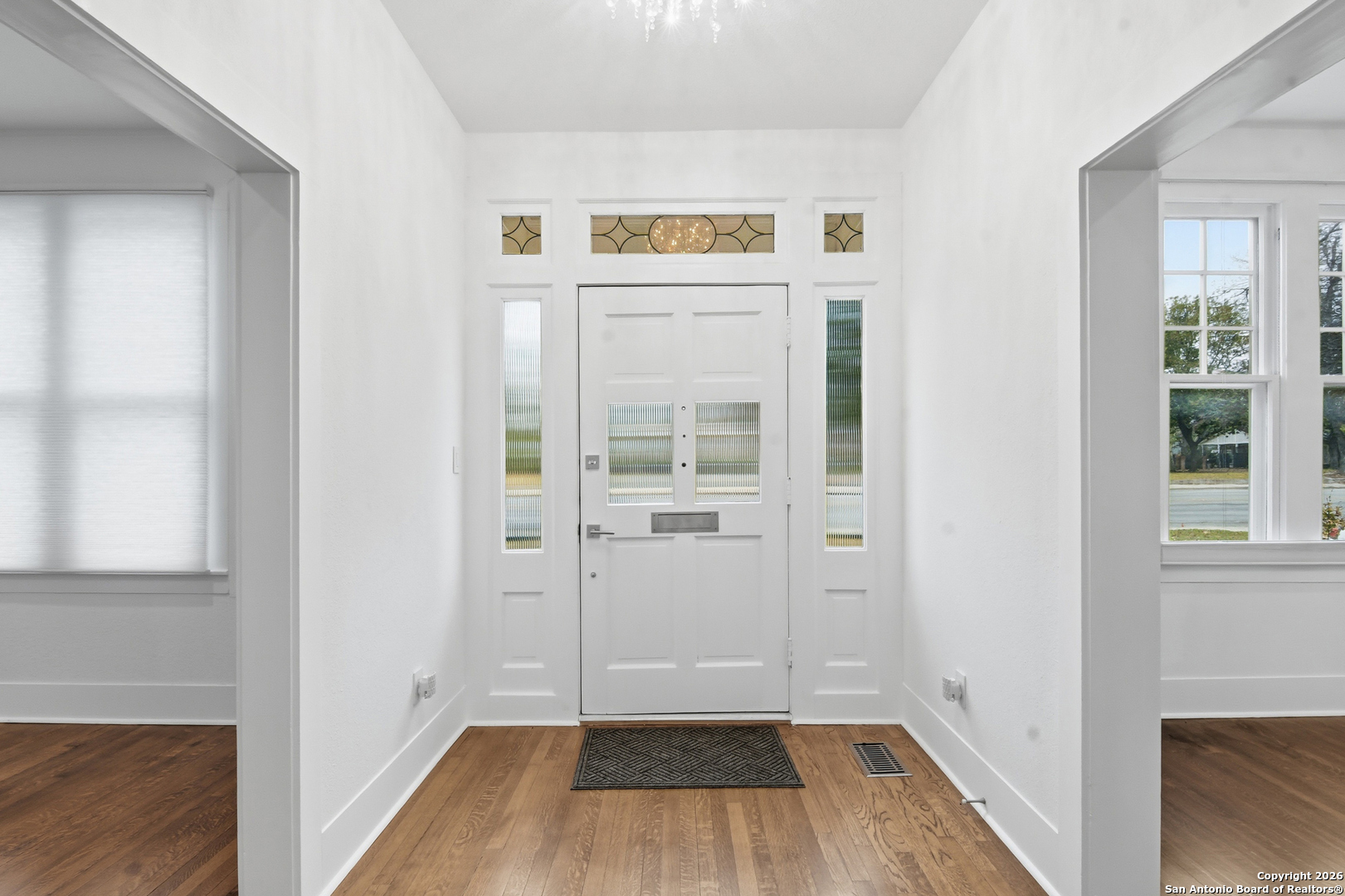 524 North Getty Street Uvalde, TX 78801 - Photo 6 of 63