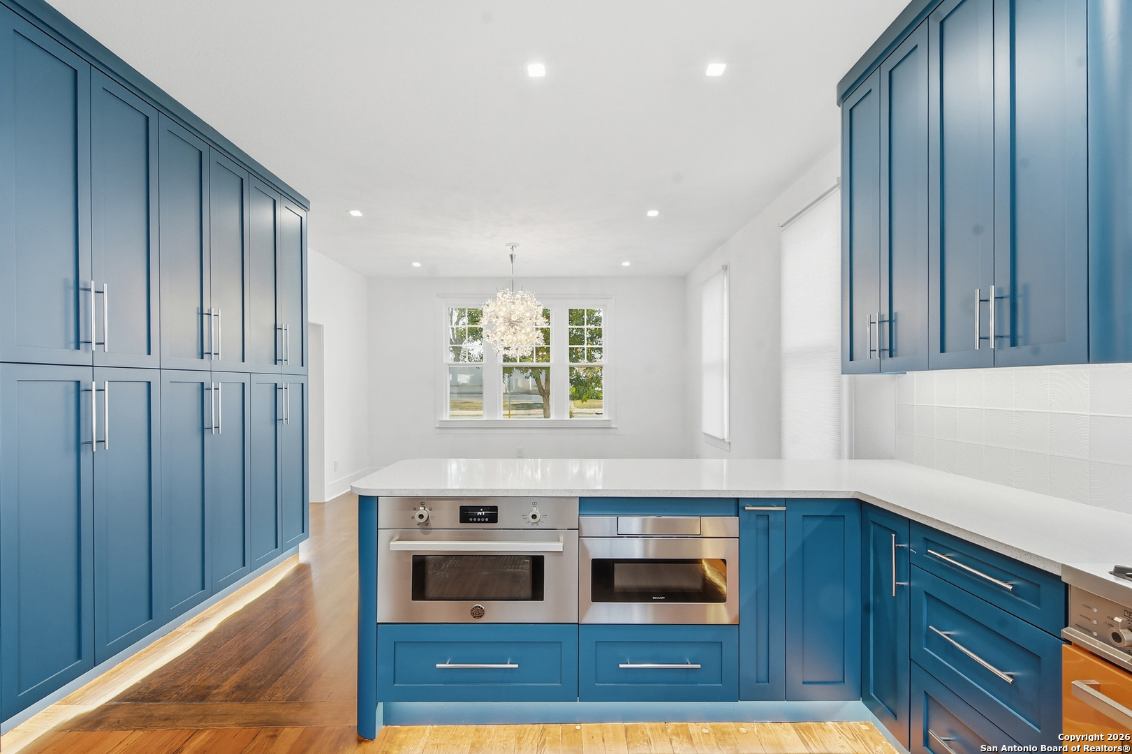 524 North Getty Street Uvalde, TX 78801 - Photo 10 of 63