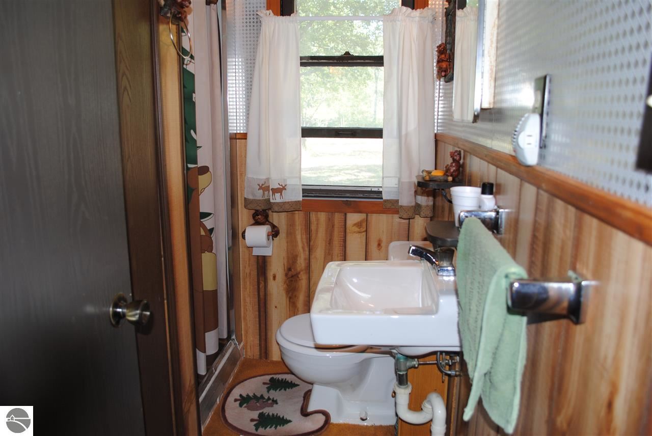 8435 North Lanning Road Manton, MI 49663 - Photo 11 of 19 1793577-10.JPG