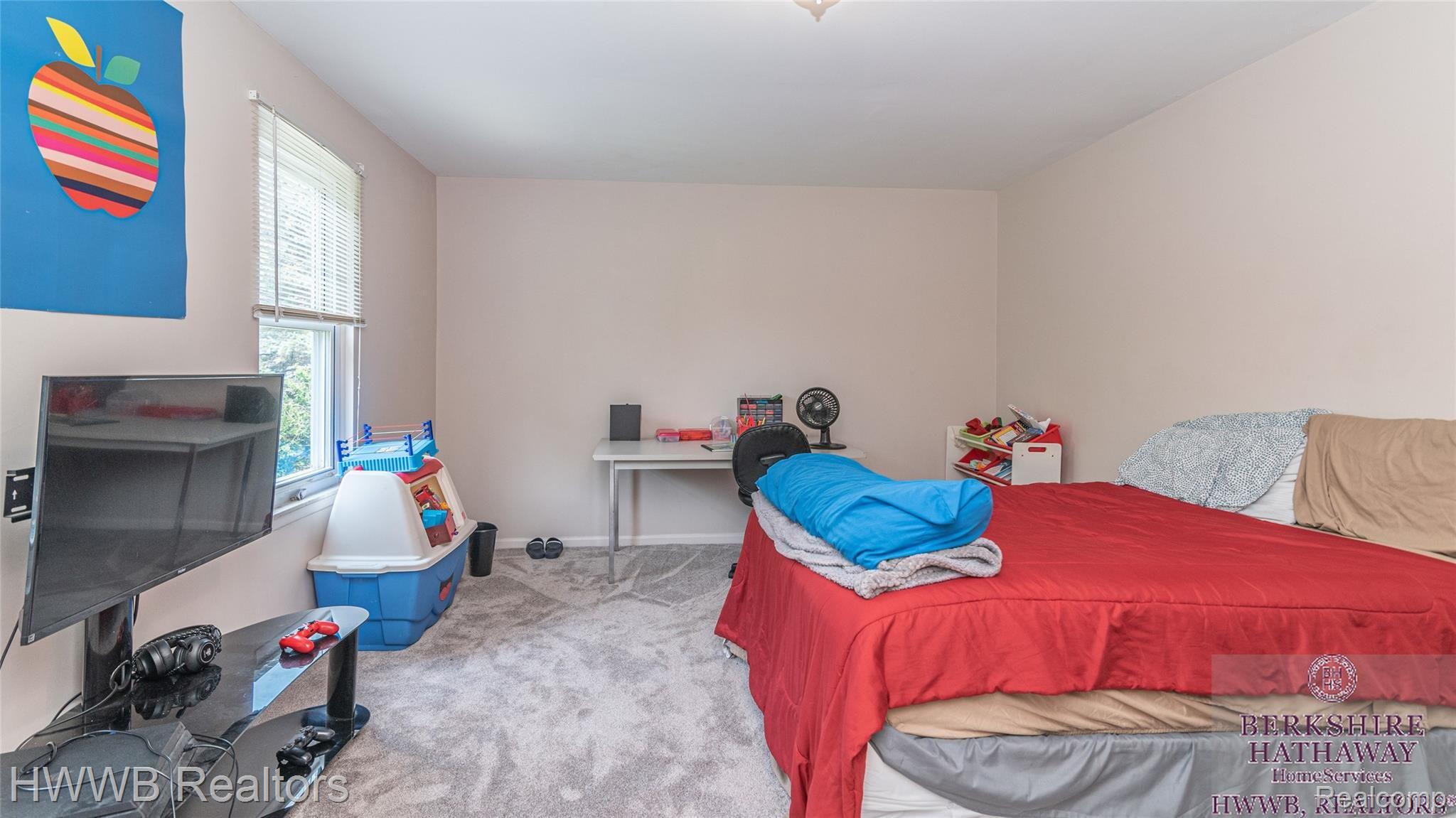 568 Worthington Road Canton, MI 48188 - Photo 16 of 29 046_17.jpg