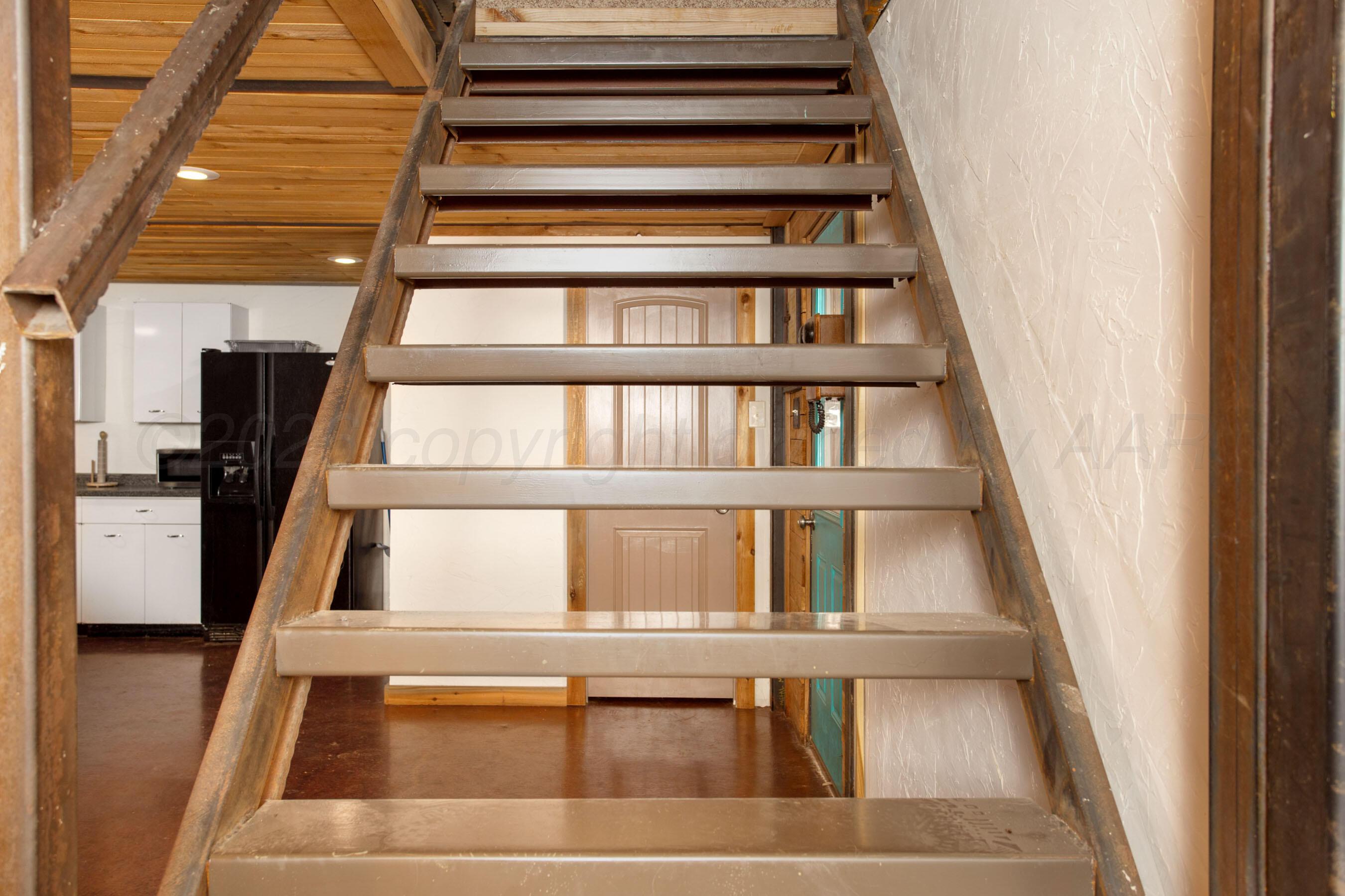 16310 Prairie Garden Road Canyon, TX 79015 - Photo 28 of 56 Apartment stairs