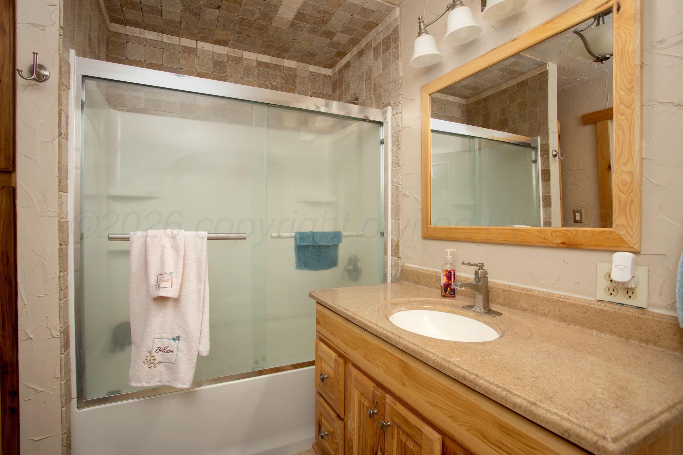 16310 Prairie Garden Road Canyon, TX 79015 - Photo 30 of 56 Apartment bathroom