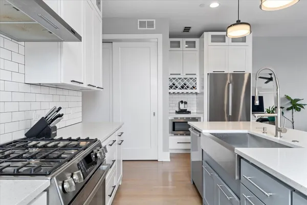 $824,900 | 2438 North Western Avenue, Unit 3, Chicago, IL 60647