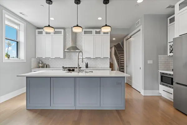 $824,900 | 2438 North Western Avenue, Unit 3, Chicago, IL 60647