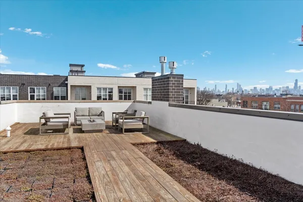 $824,900 | 2438 North Western Avenue, Unit 3, Chicago, IL 60647
