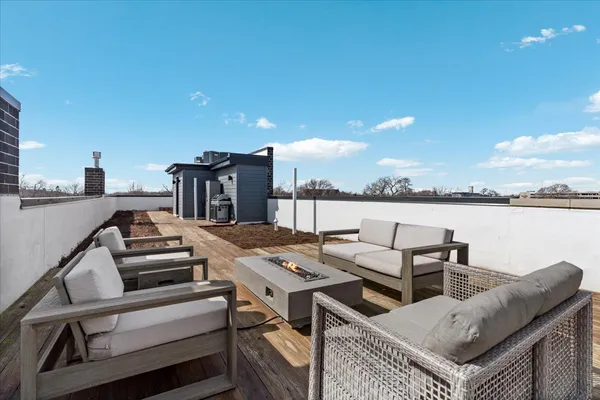 $824,900 | 2438 North Western Avenue, Unit 3, Chicago, IL 60647