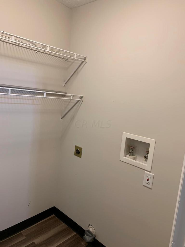 2265 Hedgerow Road, Unit 2265F Columbus, OH 43220 - Photo 9 of 18 Laundry