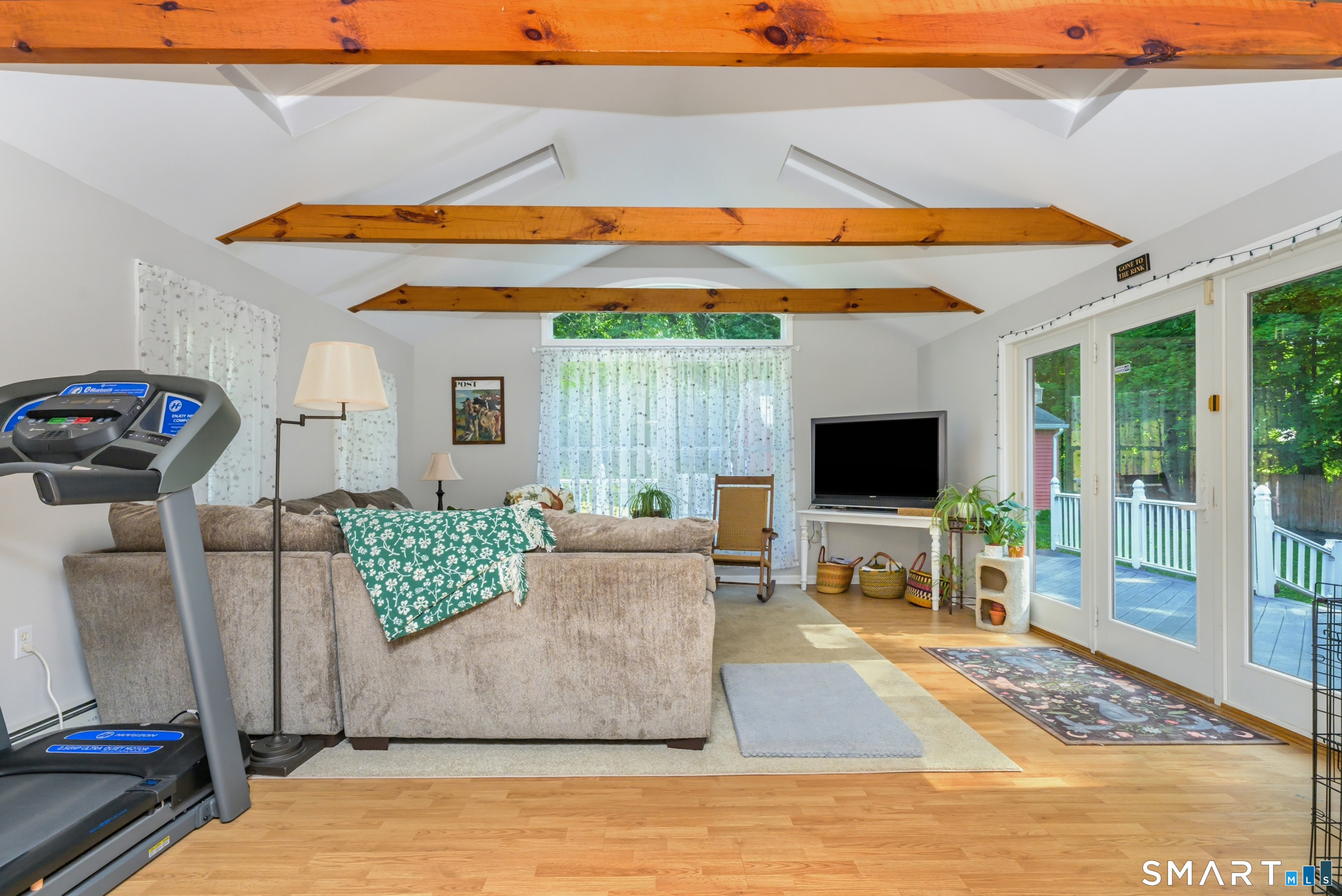 435 West Shepard Avenue Hamden, CT 06514 - Photo 5 of 37