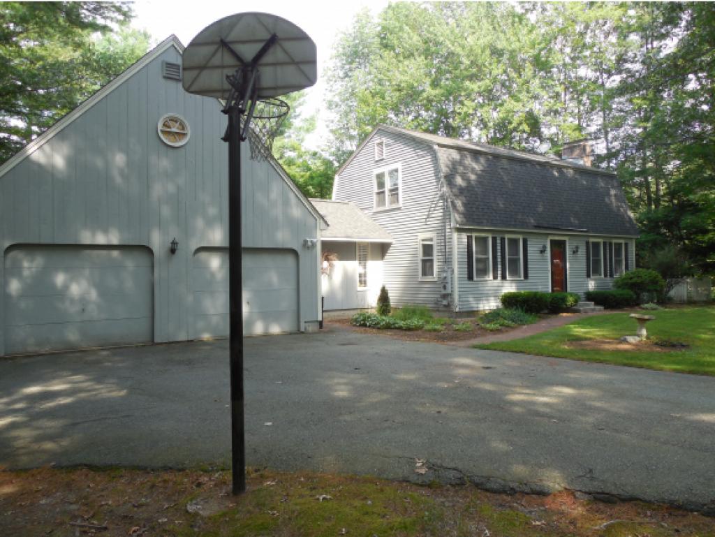 52 Seaverns Bridge Road Amherst, NH 03031 - Photo 3 of 30
