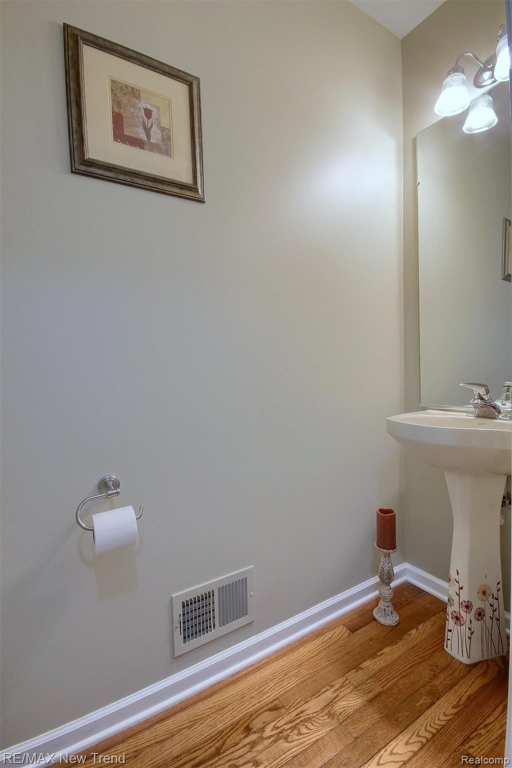 48580 Rockefeller Drive Canton, MI 48188 - Photo 14 of 30 14-Half Bath.jpg